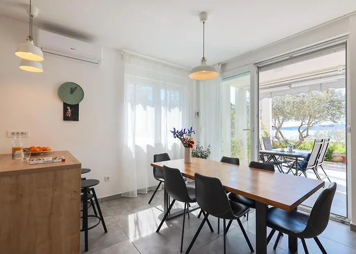 Karma 52 * Задар