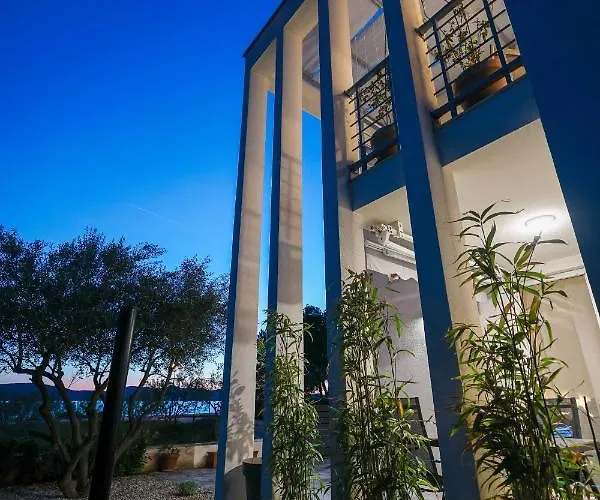 Villa Karma 52