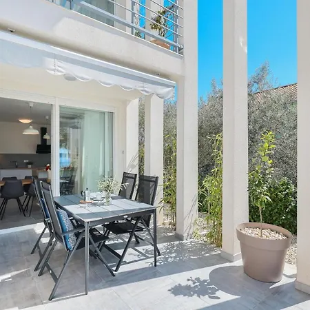 Villa Karma 52 *